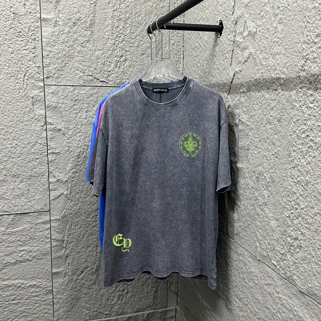 🅿️180 CH* Crow Heart* 2025 spring and summer new style Snowflake distressed washed retro round neck short sleeves Chest and front logo Horseshoe print on front and back Customized fabric Short-sleeved T-shirt Unisex Size: S M L XL XXL Color: Snowflake Black Snowflake Gray Snowflake Pink Snowflake Blue
